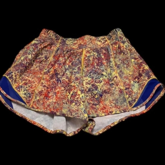 Lululemon seawheeze hotty hot shorts - Picture 1 of 1